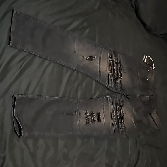 Liuhond Other - Mens black distressed jeans